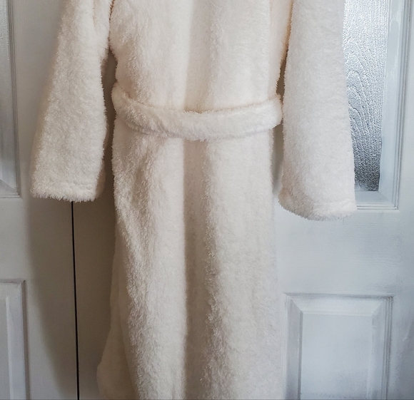 New White FLUFFY ROBE,ONE SIZE - Picture 7 of 10